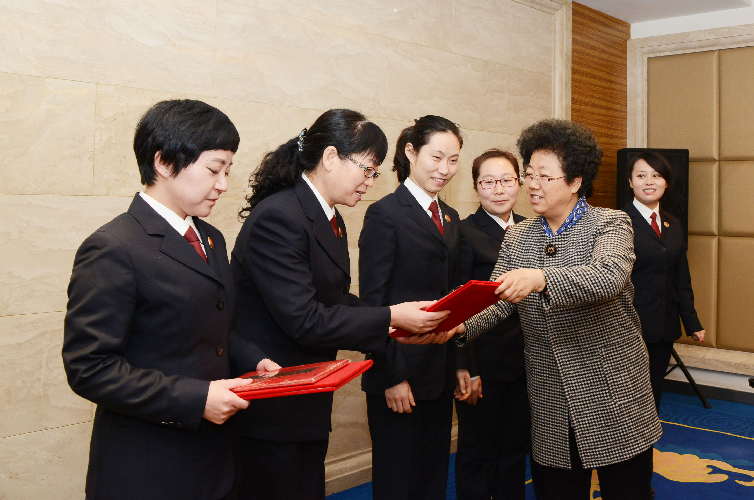 山西省女检察官协会召开第三届八次常务理事会