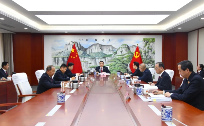 省检察院召开党组（扩大）会议传达学习全国两会精神