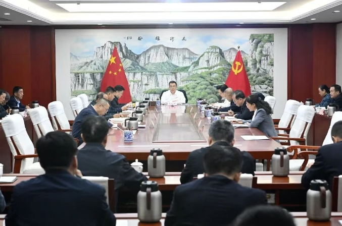 省检察院党组理论学习中心组举办树立和践行正确政绩观学习教育读书班